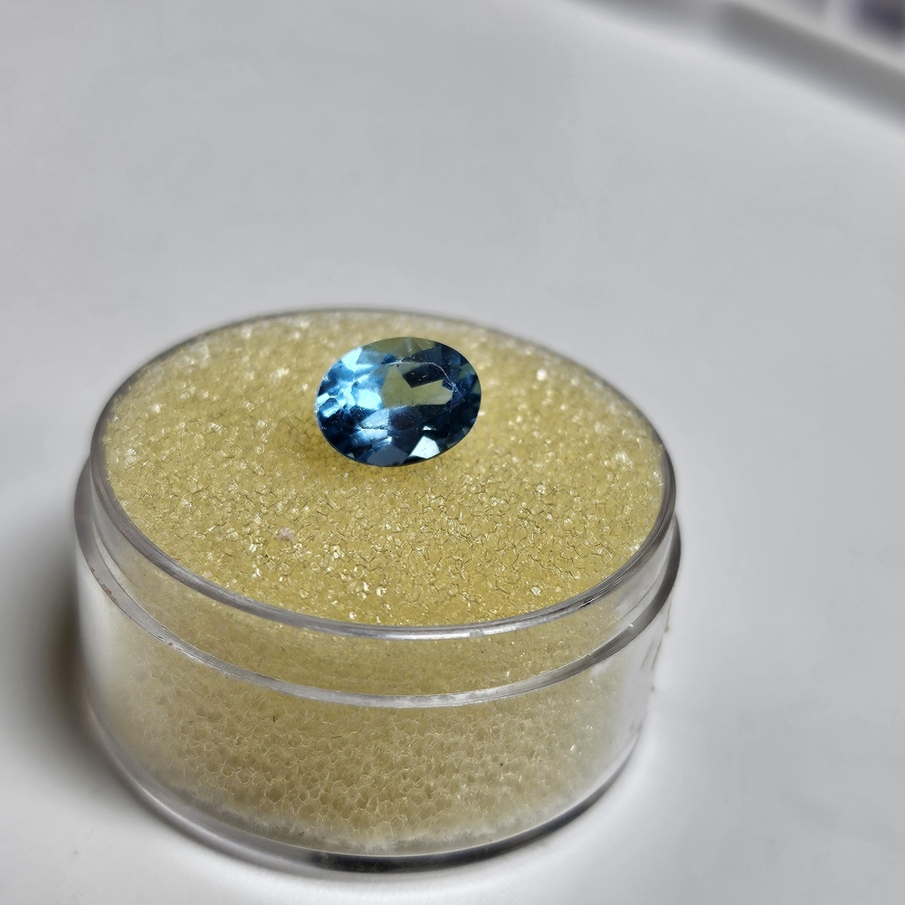 Natural Rare Swiss Blue Topaz Oval Cut VS 1.51ctw Stunning Unheated